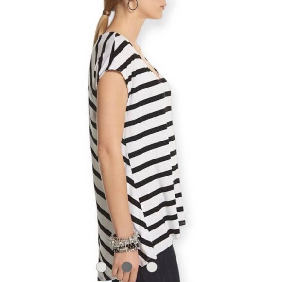 WHITE HOUSE BLACK MARKET HIGH-LOW SPLIT BACK BLACK & WHITE STRIPE TOP SZ.XS EUC - Picture 2 of 7